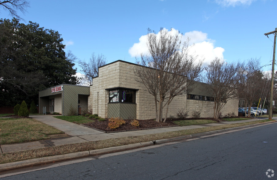 124 W John St, Matthews, NC for sale - Primary Photo - Image 1 of 1