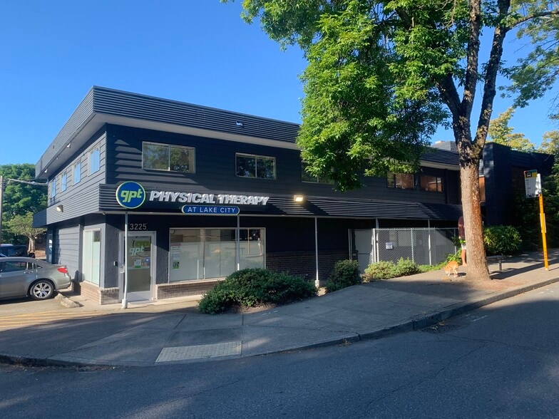 3223-3327 NE 125th St, Seattle, WA for lease - Primary Photo - Image 1 of 2