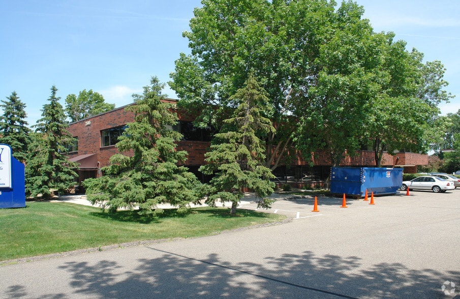 7645 Metro Blvd, Edina, MN for lease - Building Photo - Image 2 of 7