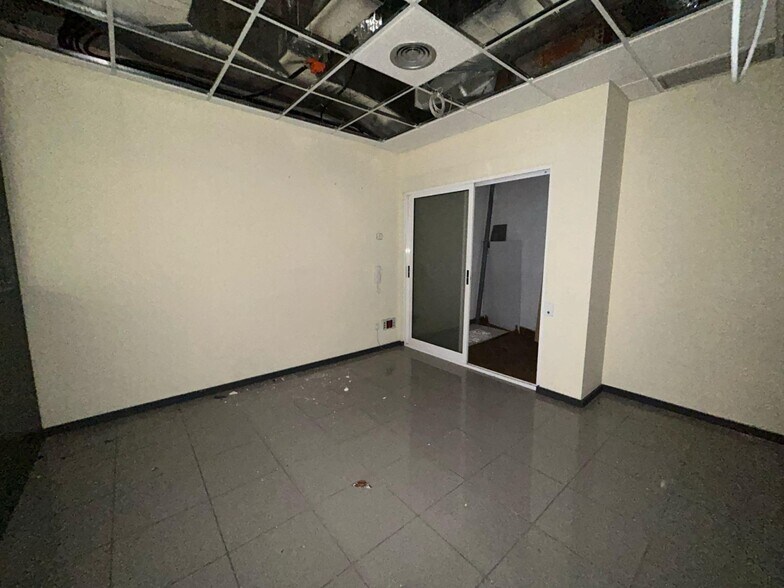 Retail in Llíria, Valencia for lease - Building Photo - Image 3 of 24