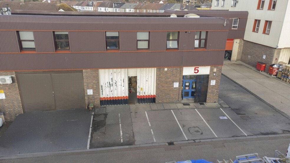 Manor Farm Rd, Wembley for sale - Building Photo - Image 1 of 2