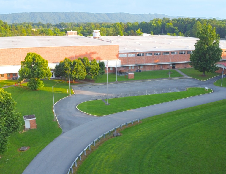 121 Kingsport Press Rd, Church Hill, TN for lease - Building Photo - Image 2 of 4