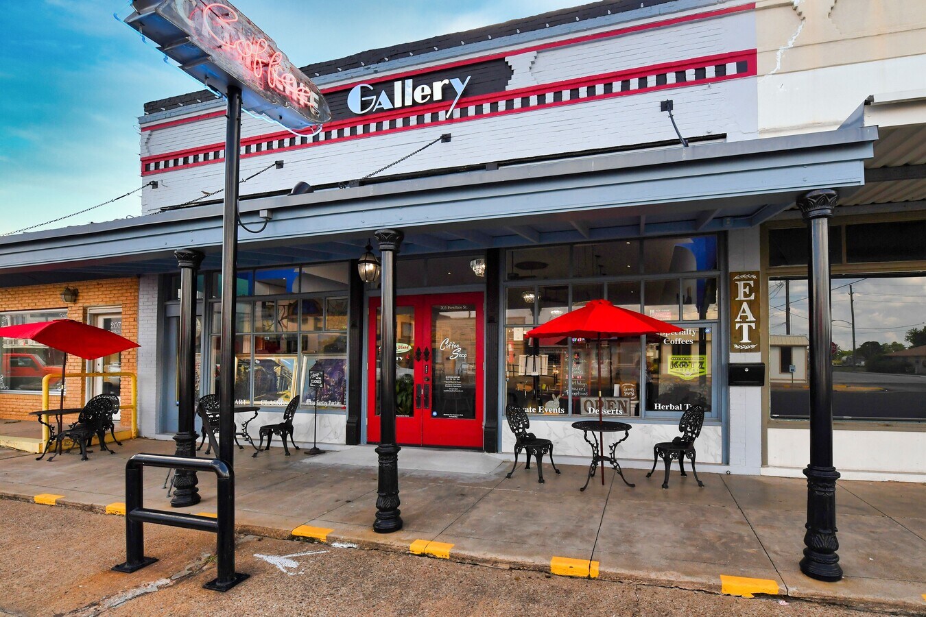 203 Fowlkes St, Sealy, TX 77474