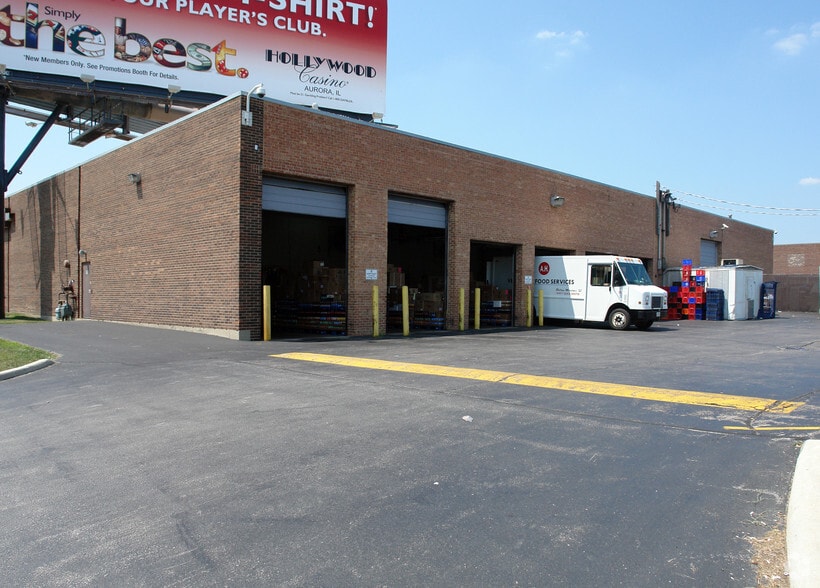 1151 Rohlwing Rd, Rolling Meadows, IL for sale - Building Photo - Image 2 of 2