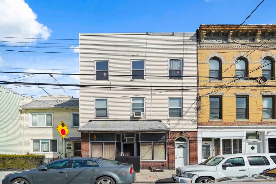 60-17 56th Rd, Maspeth, NY for sale - Building Photo - Image 1 of 1