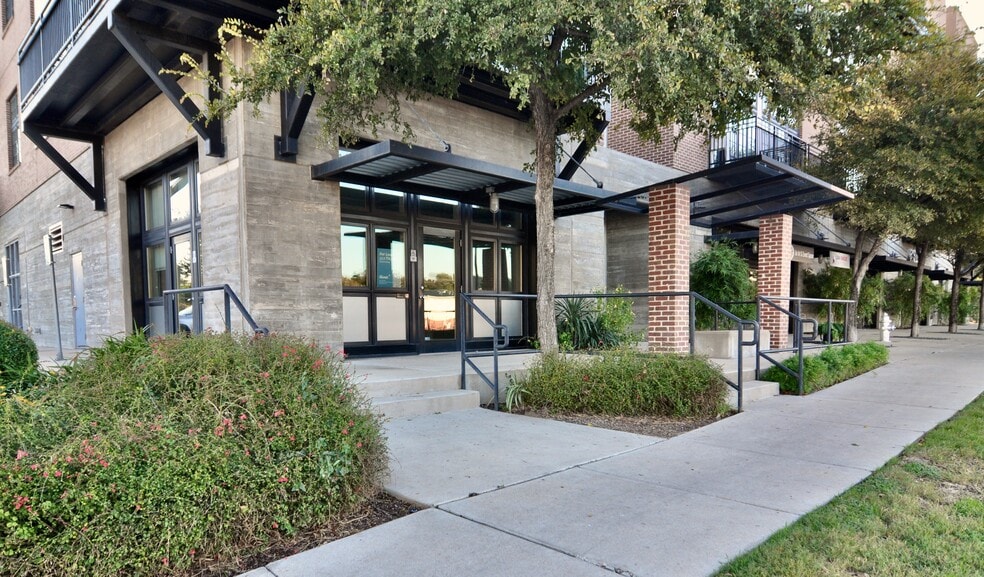 2235 E 6th St, Austin, TX for lease - Building Photo - Image 2 of 7