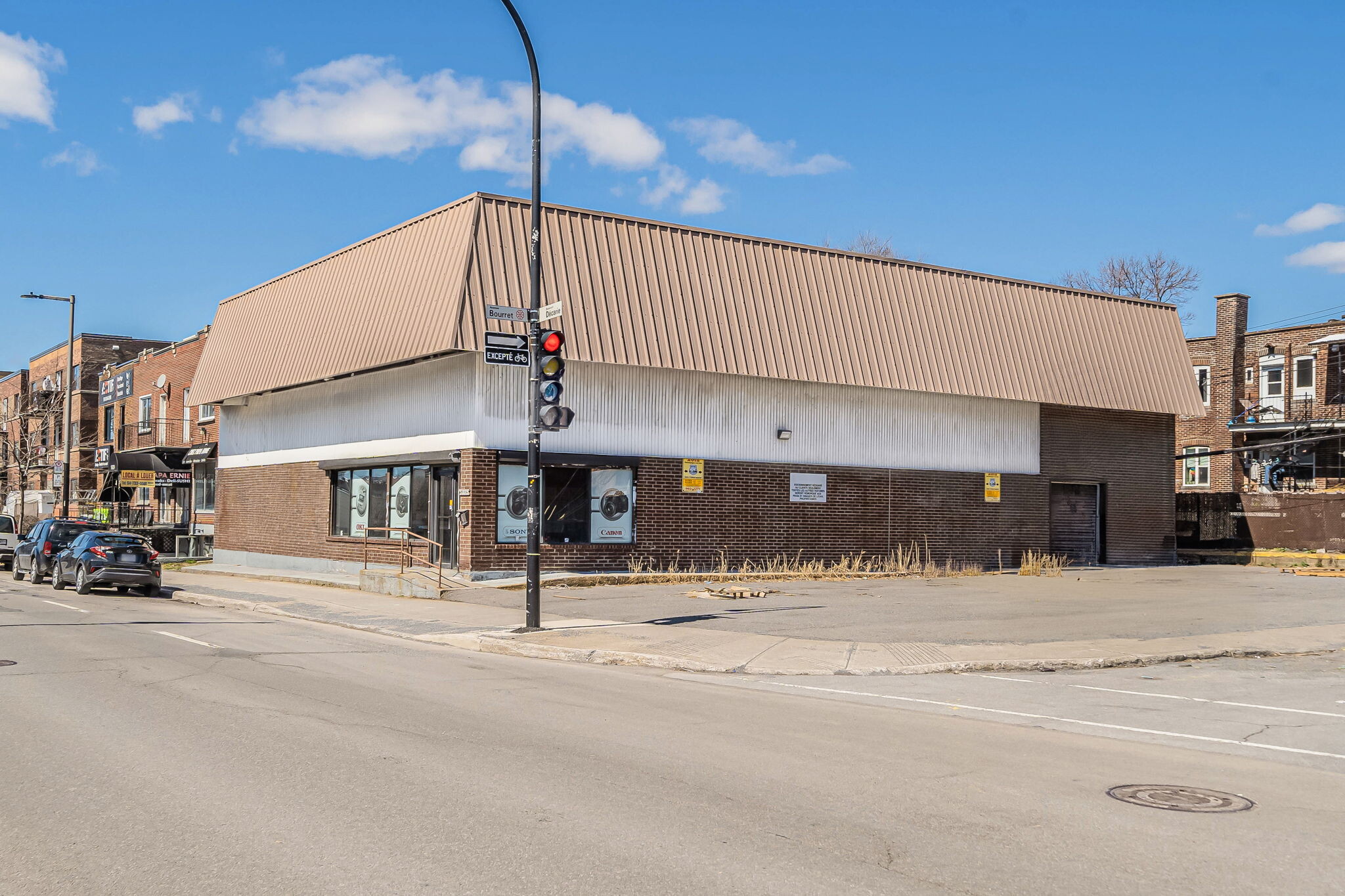 5805 Boul Décarie, Montréal, QC for lease Building Photo- Image 1 of 27