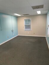 2225 Ashley Crossing Dr, Charleston, SC for lease Interior Photo- Image 1 of 12