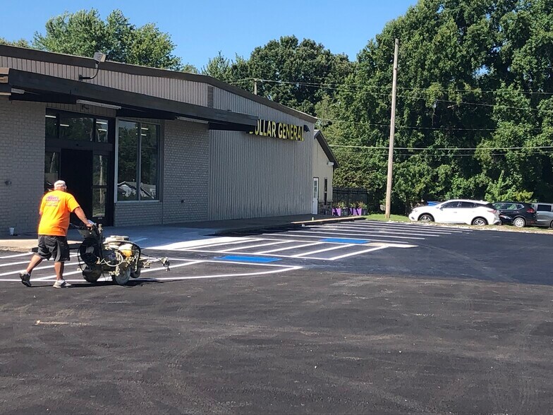 710 E Pennell St, Carl Junction, MO for sale - Building Photo - Image 3 of 4