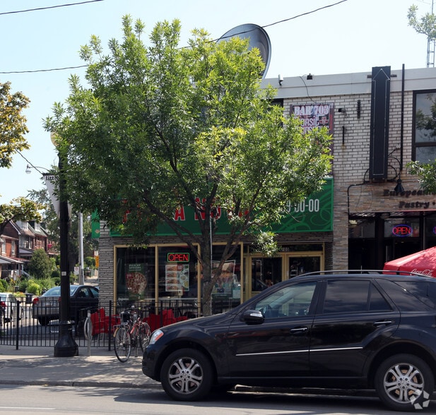 703 College St, Toronto, ON for sale - Building Photo - Image 1 of 1