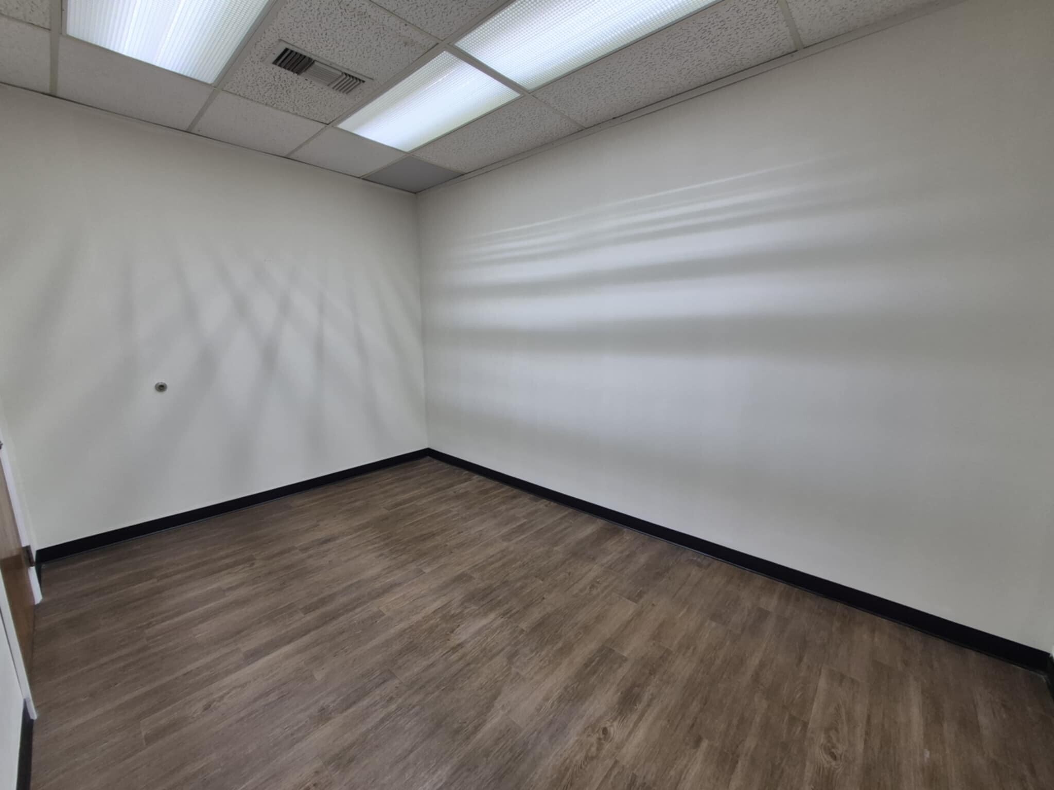2500 W Broad St, Athens, GA for lease Interior Photo- Image 1 of 4