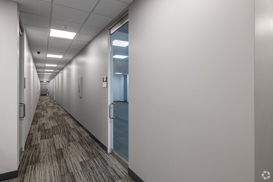 4318 Woodcock Dr, San Antonio, TX for sale - Interior Photo - Image 2 of 11