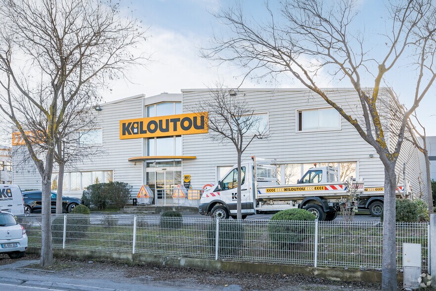 Flex in Aix-en-Provence for lease - Building Photo - Image 3 of 3