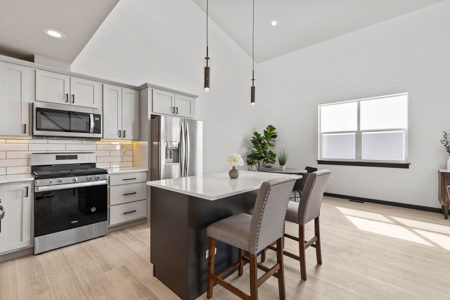 2994-3016 N 27th Ave, Bozeman, MT for lease - Interior Photo - Image 3 of 28