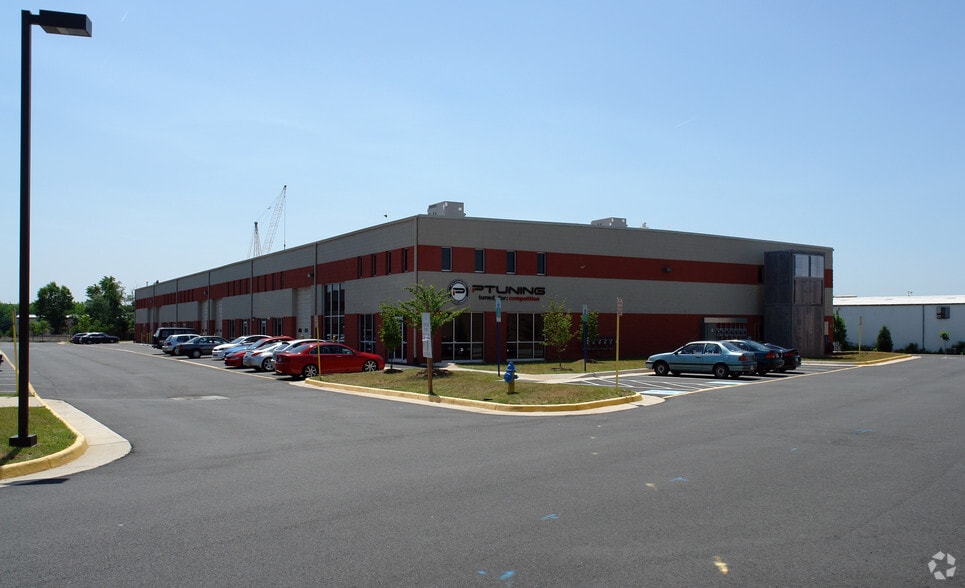 9432-9442 Center Point Ln, Manassas, VA for lease - Building Photo - Image 2 of 4