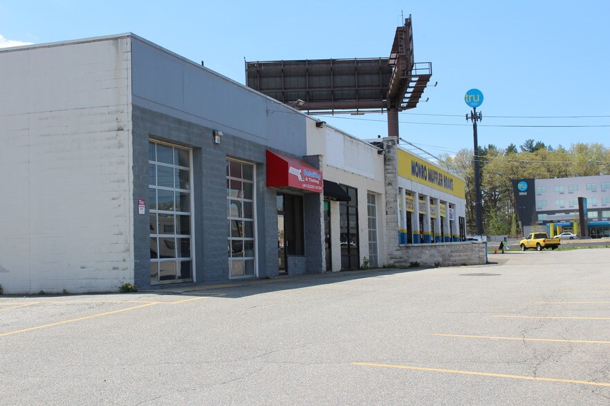 451 Memorial Dr, Chicopee, MA for lease - Building Photo - Image 3 of 7