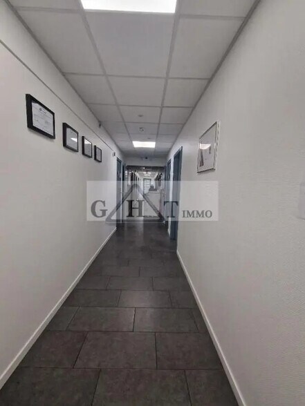 Office in Lognes for sale - Interior Photo - Image 1 of 8