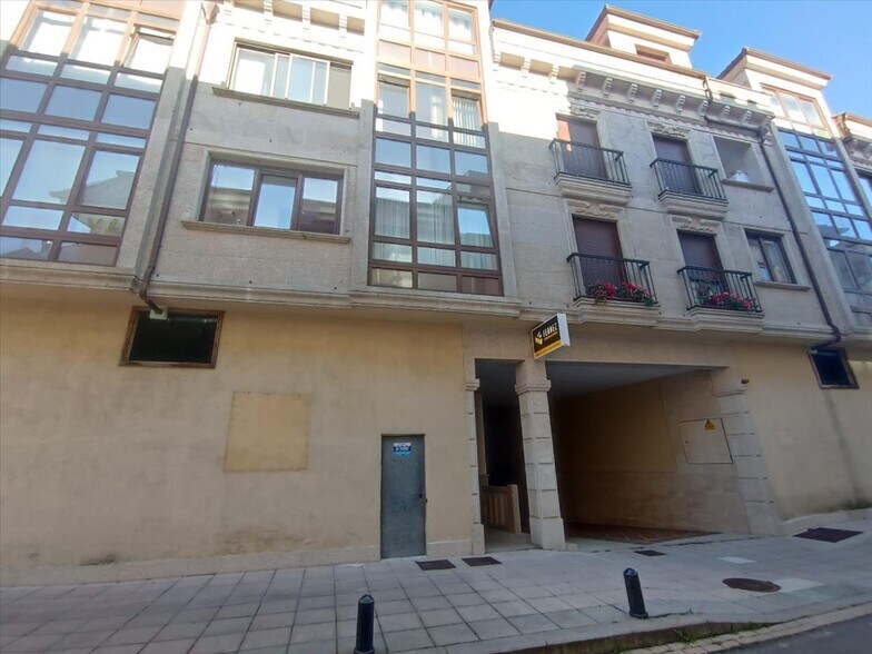 Retail in Cambados for sale - Building Photo - Image 2 of 11