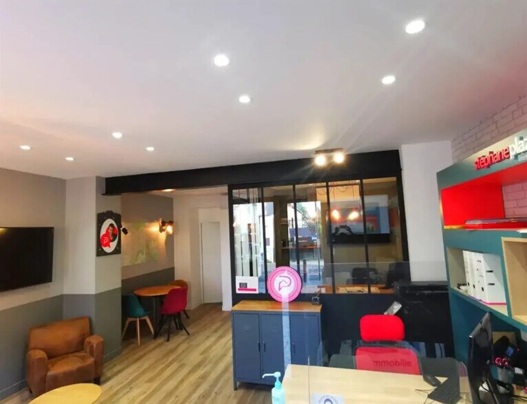 Retail in Montfermeil for lease - Interior Photo - Image 2 of 3