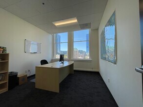 520-538 SW 6th Ave, Portland, OR for lease Building Photo- Image 2 of 7