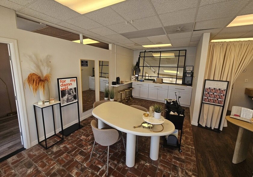 5202 N 7th St, Phoenix, AZ for lease - Building Photo - Image 2 of 11