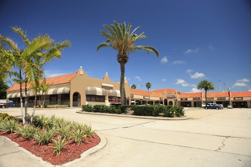 13023 Park Blvd, Seminole, FL 33776 Portobello Square Shopping Center