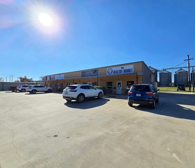 301 S Franklin St, Holland, TX for lease - Building Photo - Image 3 of 7