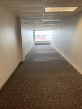 701 Lee St, Des Plaines, IL for lease Interior Photo- Image 2 of 2