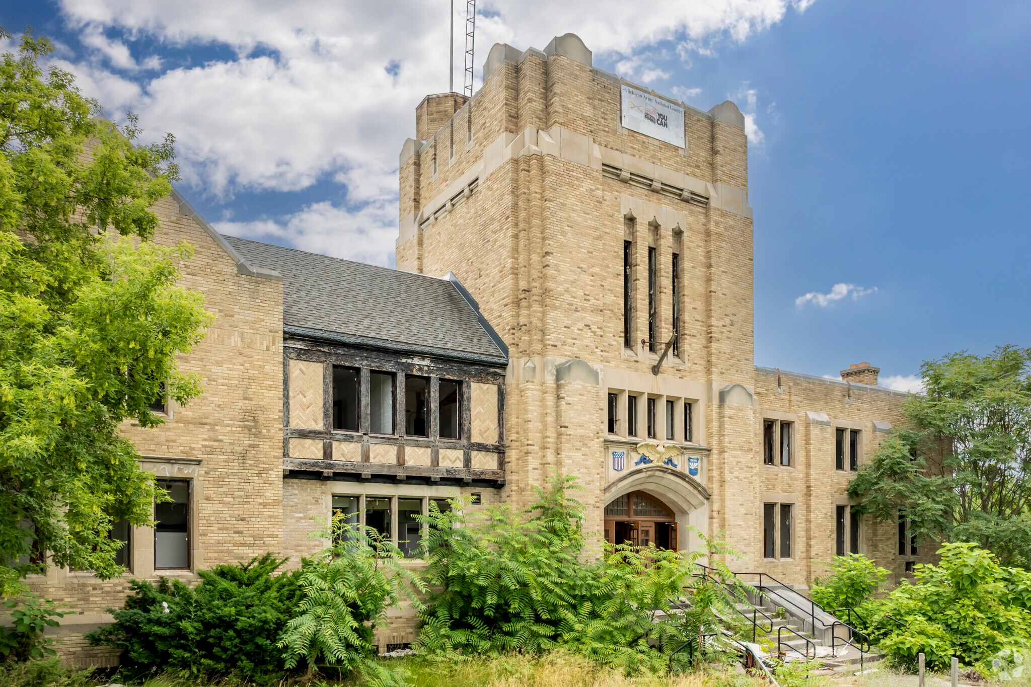 1101 Chavez Dr, Flint, MI for lease Primary Photo- Image 1 of 21