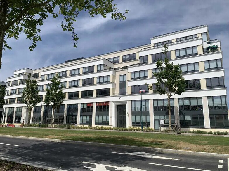 Office in Chessy for lease - Primary Photo - Image 1 of 9