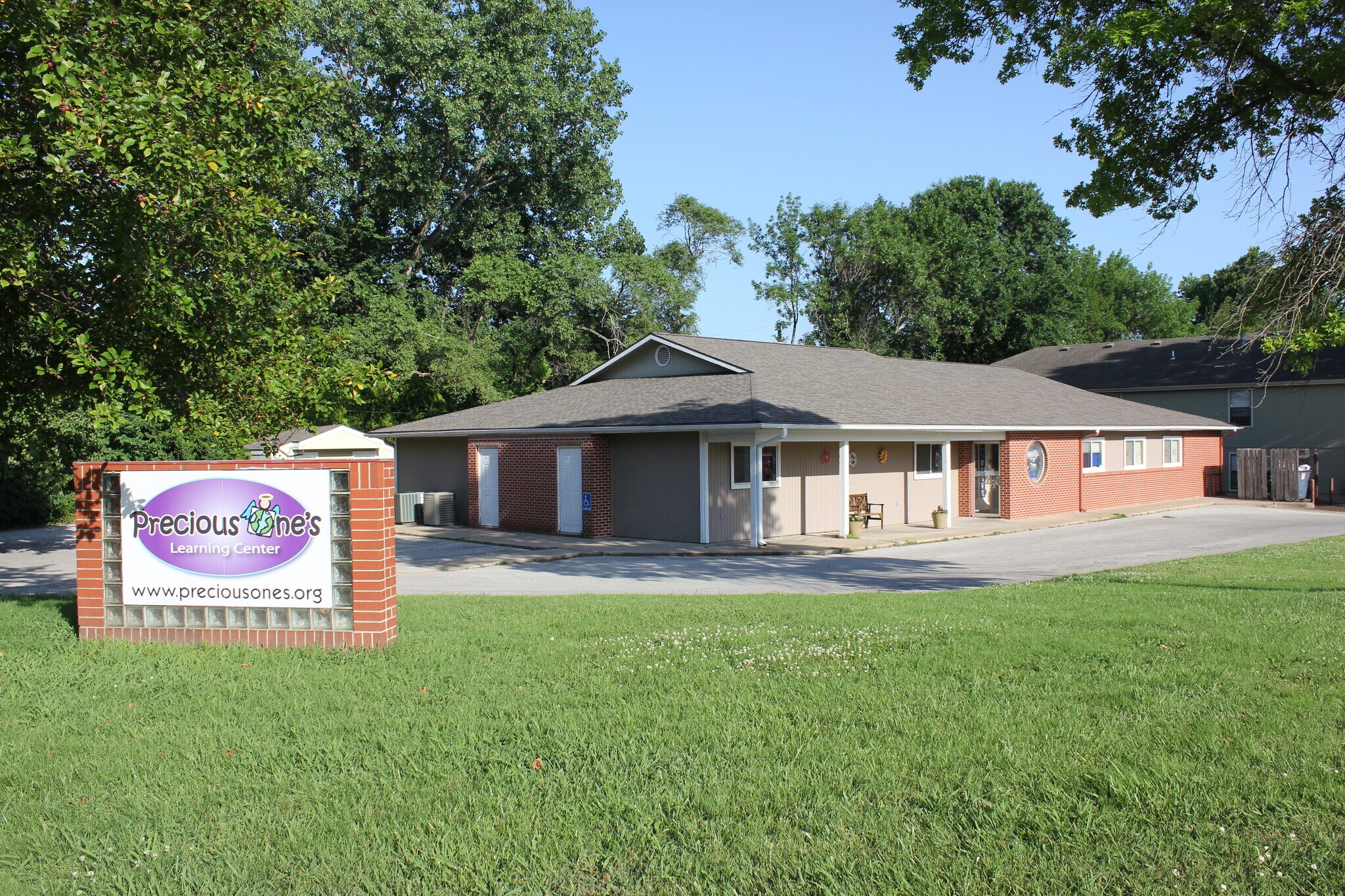 200 Mt Hope Ct, Lawrence, KS for sale Building Photo- Image 1 of 1