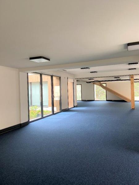 Office in Asnières-sur-Seine for lease Interior Photo- Image 1 of 4