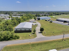 703 Runway Ct, Gallatin, TN for lease Building Photo- Image 2 of 8