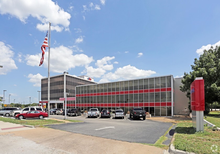 2520 W Irving Blvd, Irving, TX for sale - Building Photo - Image 1 of 1