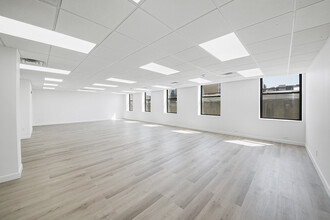 136-21 Roosevelt Ave, Flushing, NY 11354-5655, Flushing, NY for lease Interior Photo- Image 1 of 8