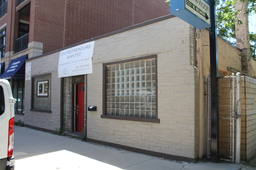 2227-2231 W Belmont Ave, Chicago, IL for lease - Primary Photo - Image 1 of 14