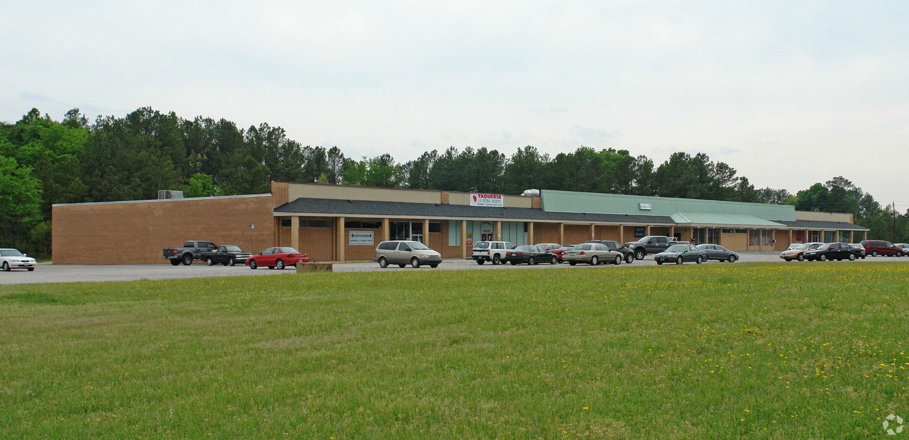 137 E Industry Dr, Oxford, NC 27565