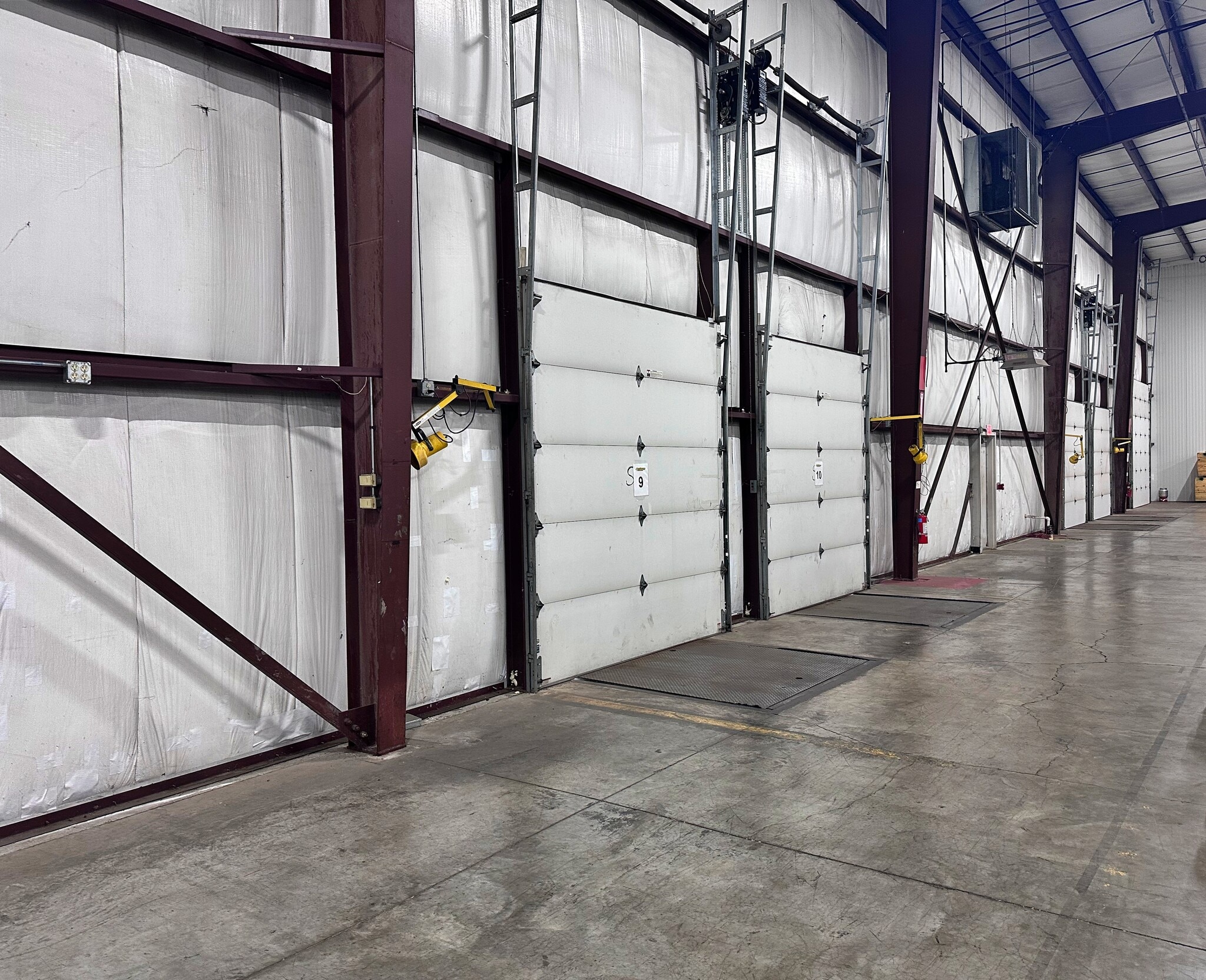 795 Landmark Dr, Belvidere, IL for sale Interior Photo- Image 1 of 2