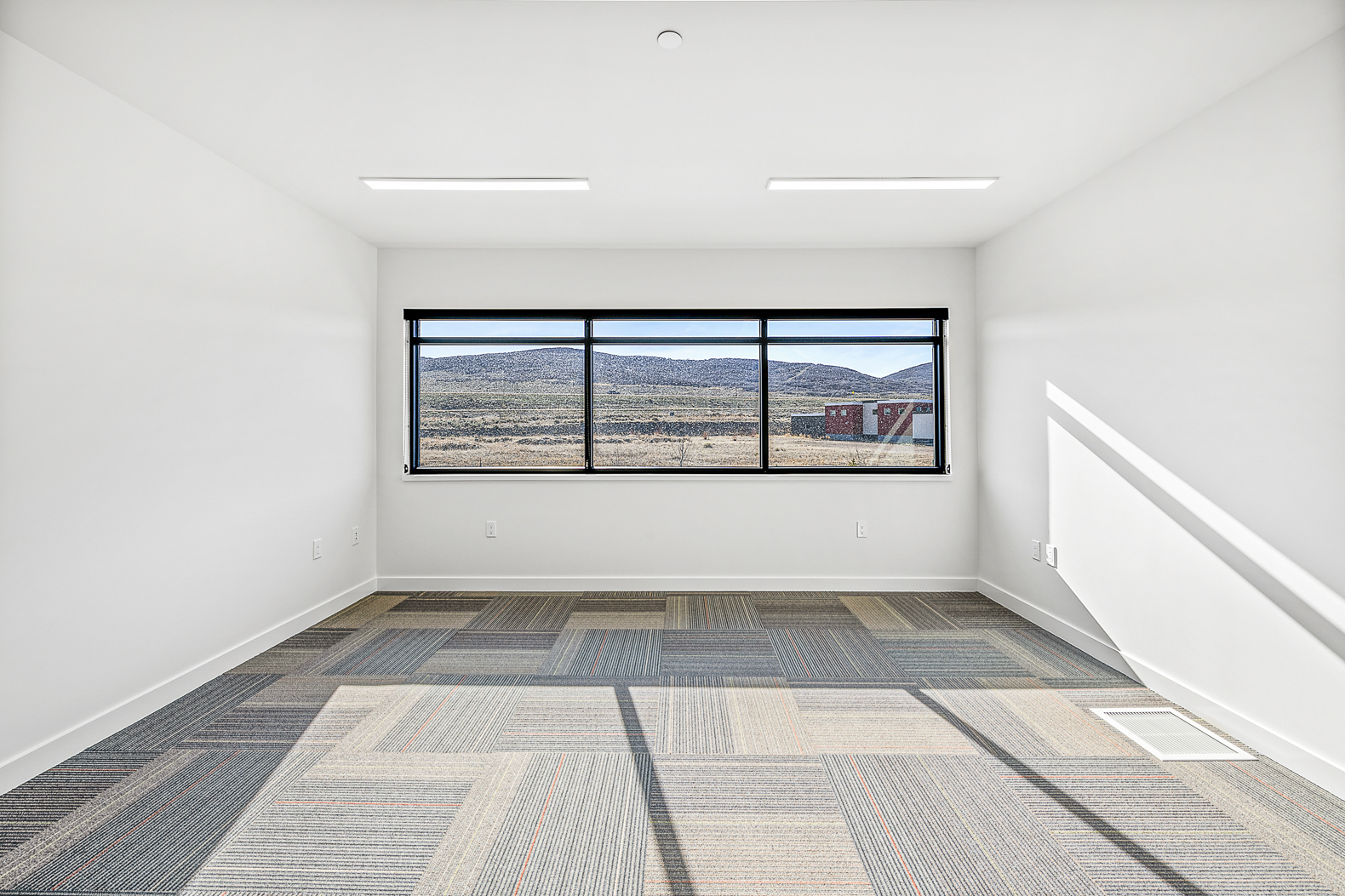 4376 Forestdale Dr, Park City, UT for lease Interior Photo- Image 1 of 4