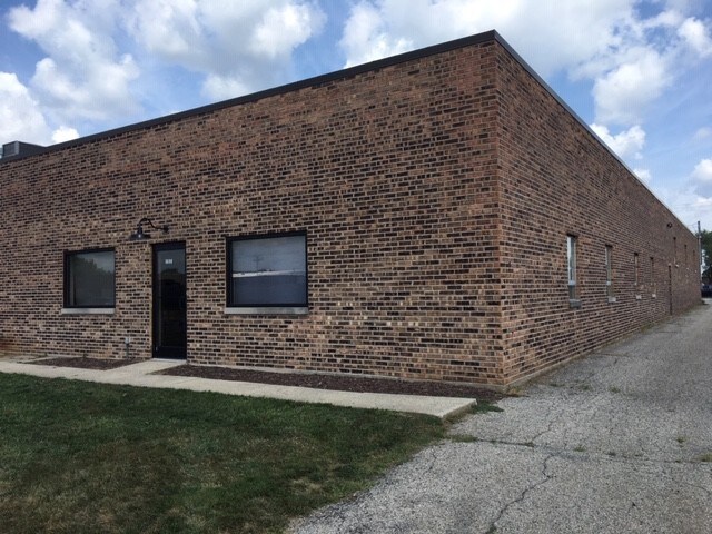 6096 Commercial Rd, Crystal Lake, IL for sale Building Photo- Image 1 of 1