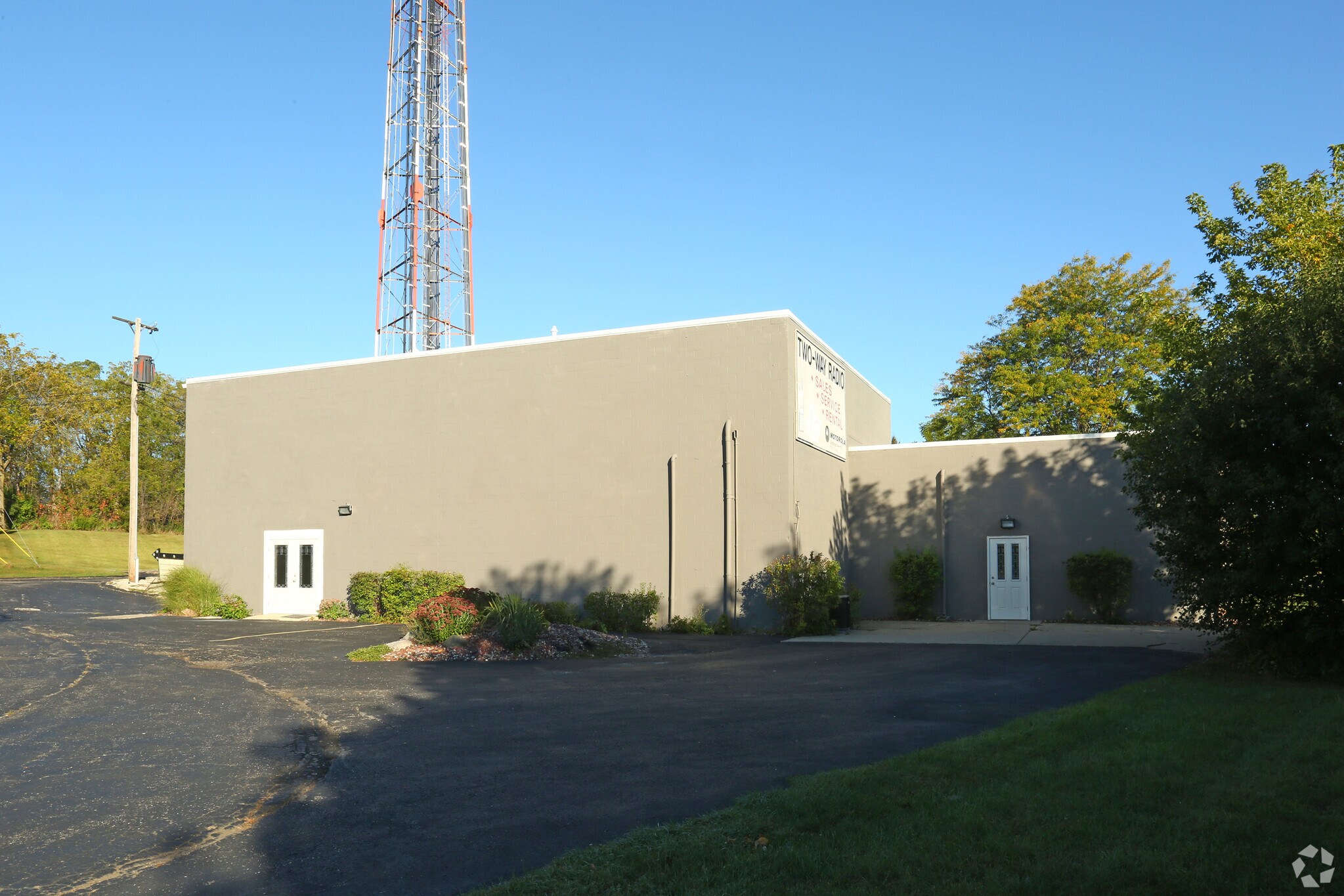 2111 Bondsteel Dr, Jackson, MI 49202 Flex for Sale