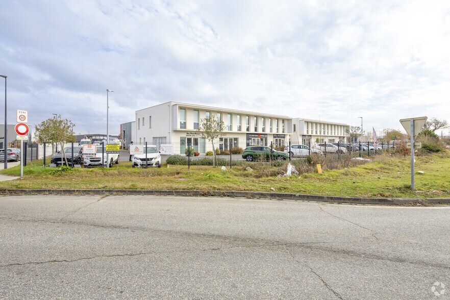 22 Avenue De Pradié, Portet-sur-Garonne for sale - Building Photo - Image 2 of 15