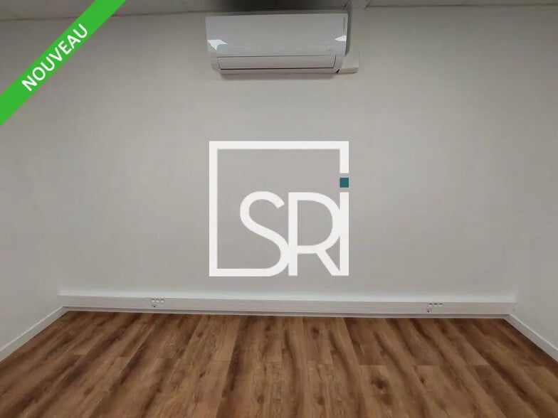 Office in Cournon-d'Auvergne for lease - Interior Photo - Image 2 of 12