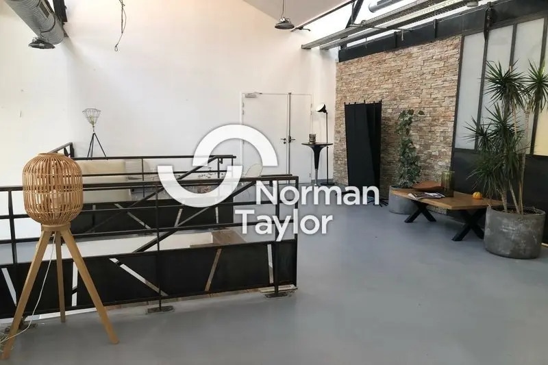 Office in Lyon for sale - Interior Photo - Image 2 of 11