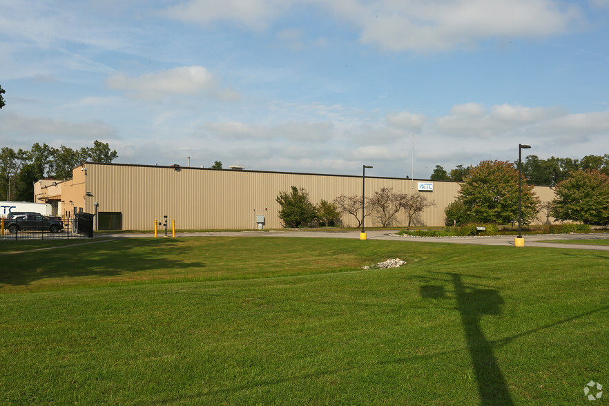 10885 Textile Rd, Belleville, MI for lease - Primary Photo - Image 1 of 4