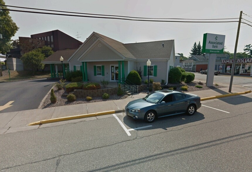 509 Grand Ave, Neillsville, WI for sale - Primary Photo - Image 1 of 6