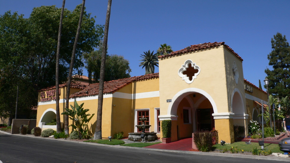 2498 Erringer Rd, Simi Valley, CA for lease - Building Photo - Image 2 of 6