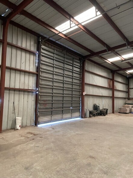 18846 N Highway 99, Acampo, CA for sale - Interior Photo - Image 1 of 1