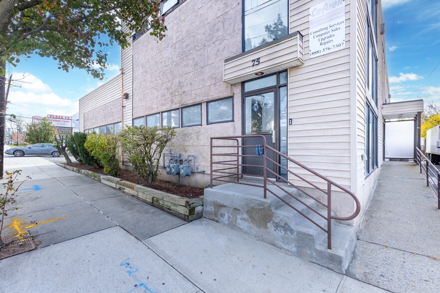 75A New Brunswick Ave, Perth Amboy, NJ for lease - Building Photo - Image 2 of 34