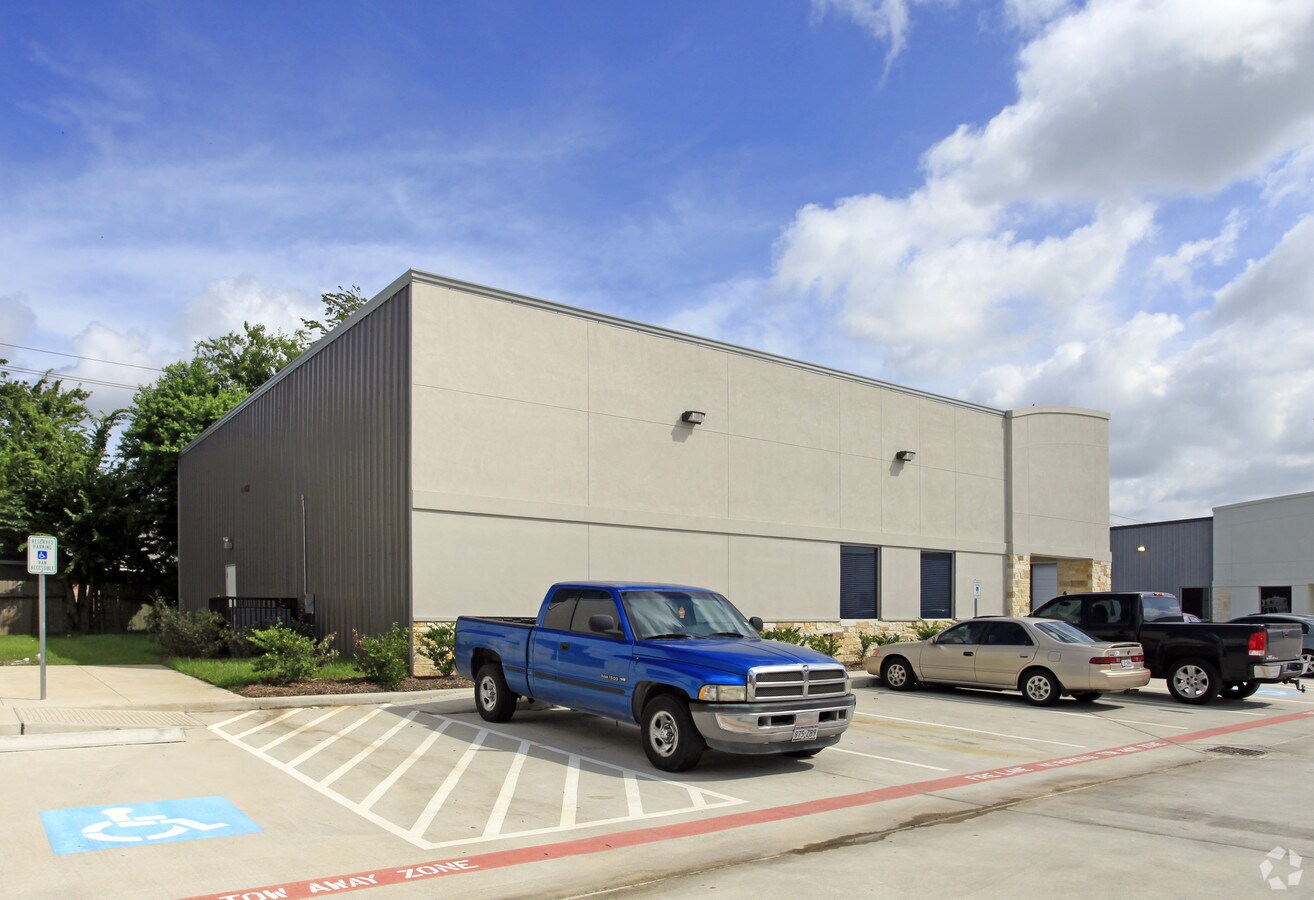 13360 S Gessner Rd, Missouri City, TX 77489